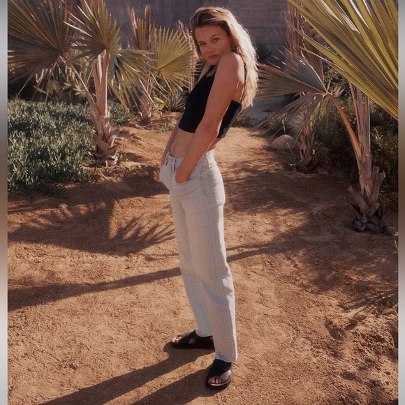 Madewell The Perfect Vintage Straight Jean in Mosedale Wash - Picture 3 of 12